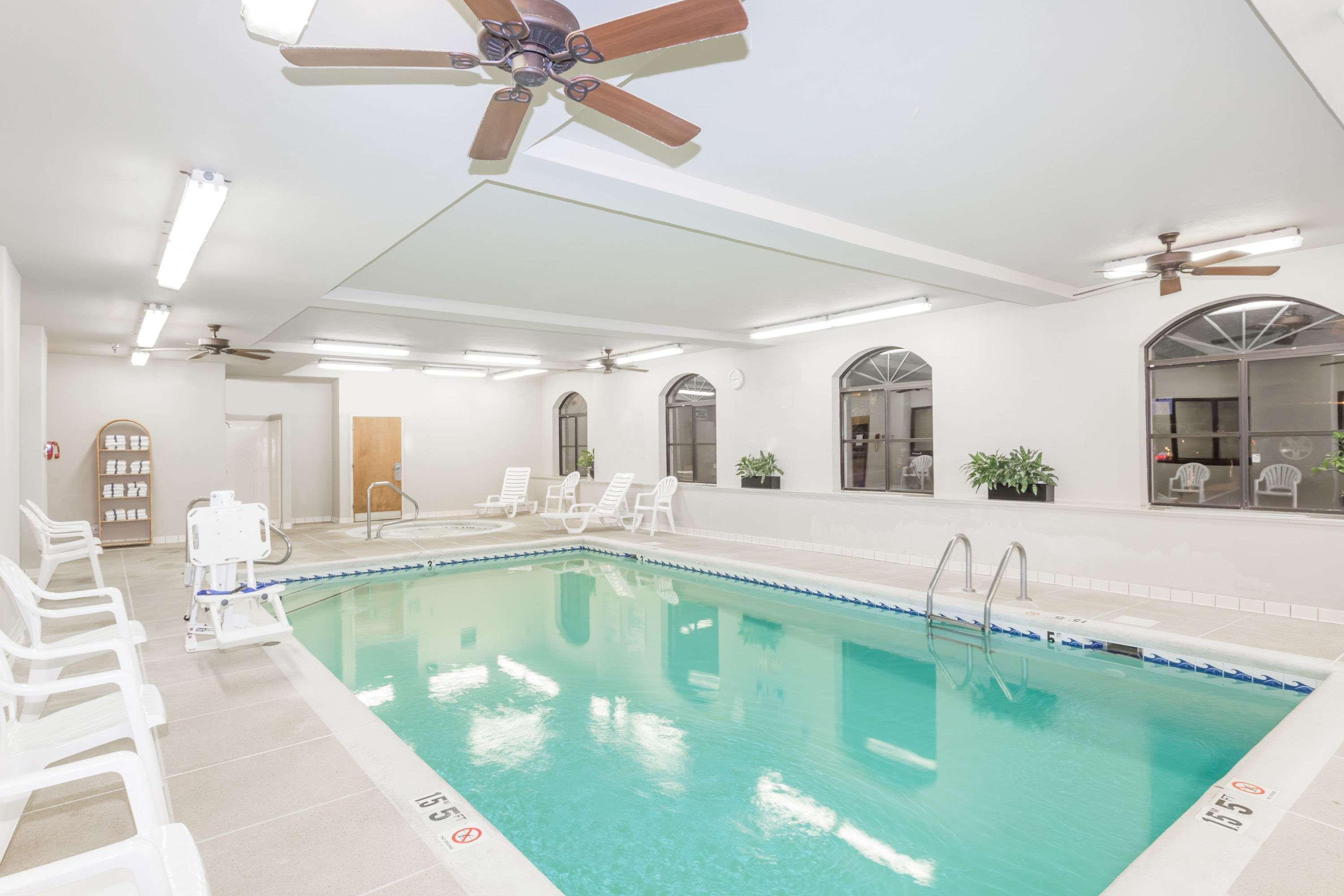 Hotel Baymont By Wyndham Asheville/biltmore 3*